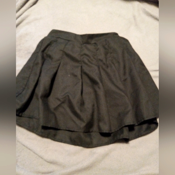 Black Pleated Skirt - Picture 1 of 2